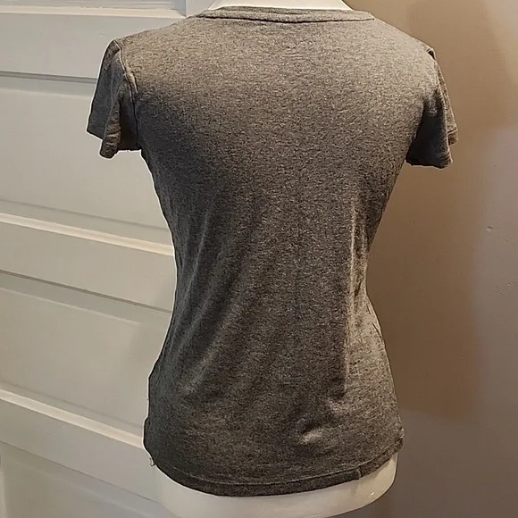 Daisy Fuentes favorite tee - Picture 2 of 6